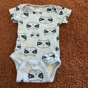 ‼️Mix and Match 3 items for $5‼️ Gerber 0-3 months onesie
